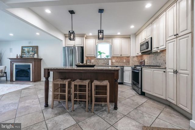 121 E STILES AVE, Collingswood, NJ 08108
