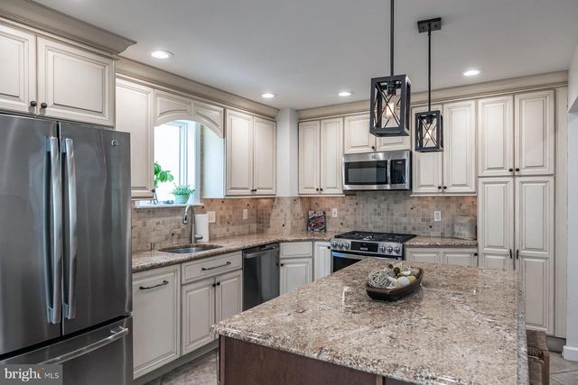 121 E STILES AVE, Collingswood, NJ 08108