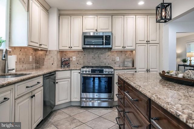 121 E STILES AVE, Collingswood, NJ 08108