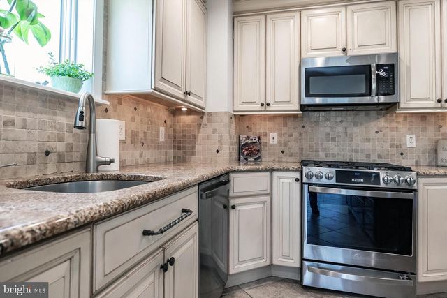 121 E STILES AVE, Collingswood, NJ 08108