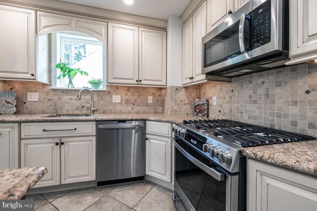121 E STILES AVE, Collingswood, NJ 08108