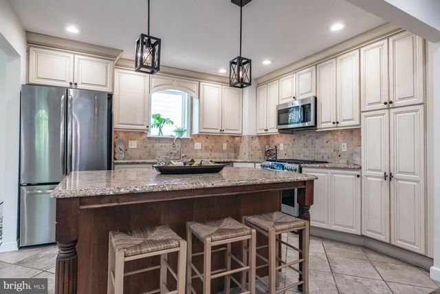 121 E STILES AVE, Collingswood, NJ 08108