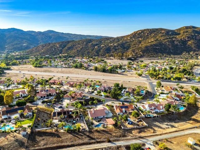 416 Summerhill, Alpine, CA 91901