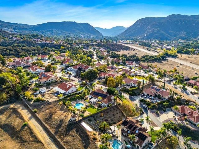 416 Summerhill, Alpine, CA 91901