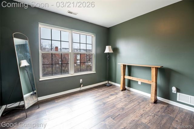 33530 Utica Road, Fraser, MI 48026