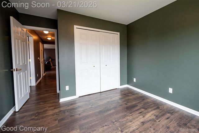 33530 Utica Road, Fraser, MI 48026