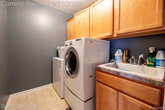 33530 Utica Road, Fraser, MI 48026