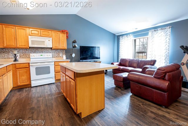 33530 Utica Road, Fraser, MI 48026