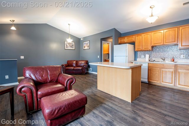 33530 Utica Road, Fraser, MI 48026