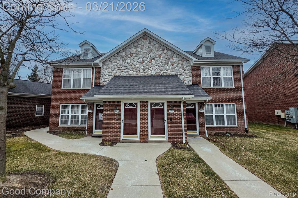 33530 Utica Road, Fraser, MI 48026