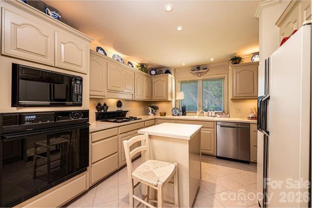 3725 Rock Bridge Drive NE, Conover, NC 28613