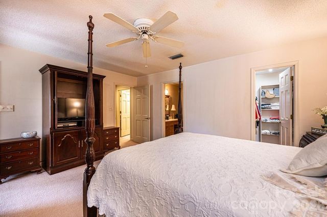 3725 Rock Bridge Drive NE, Conover, NC 28613