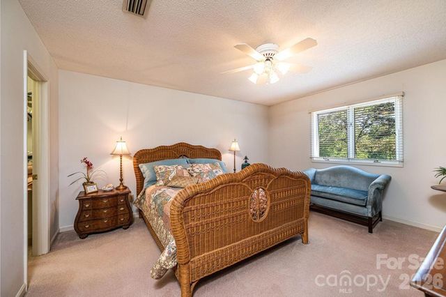 3725 Rock Bridge Drive NE, Conover, NC 28613