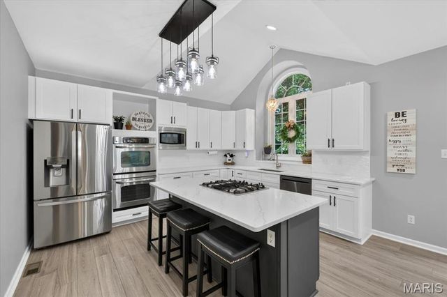 12743 Wynfield Pines Court, Des Peres, MO 63131