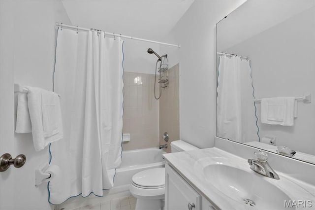 12743 Wynfield Pines Court, Des Peres, MO 63131