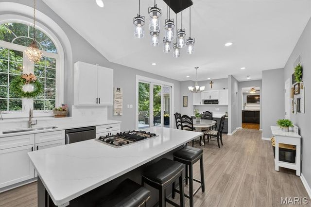12743 Wynfield Pines Court, Des Peres, MO 63131