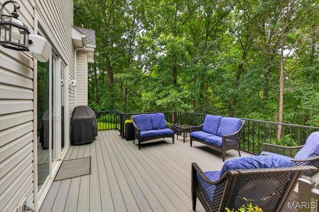 12743 Wynfield Pines Court, Des Peres, MO 63131