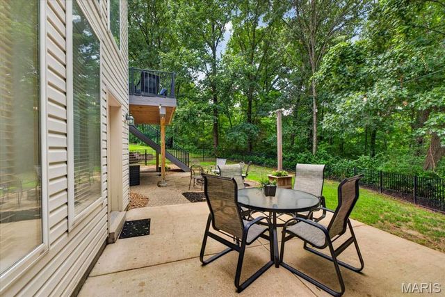 12743 Wynfield Pines Court, Des Peres, MO 63131