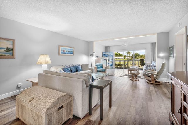 250 John F Kennedy Drive Unit 204, Atlantis, FL 33462