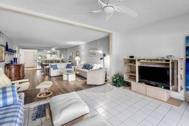 250 John F Kennedy Drive Unit 204, Atlantis, FL 33462