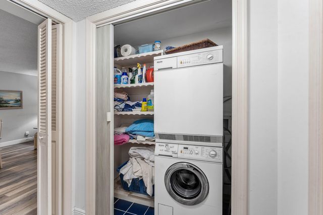 250 John F Kennedy Drive Unit 204, Atlantis, FL 33462