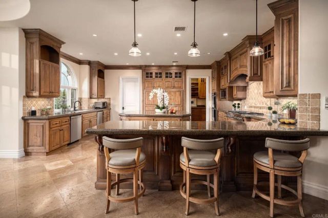 6627 Calle Ponte Bella, Rancho Santa Fe, CA 92091