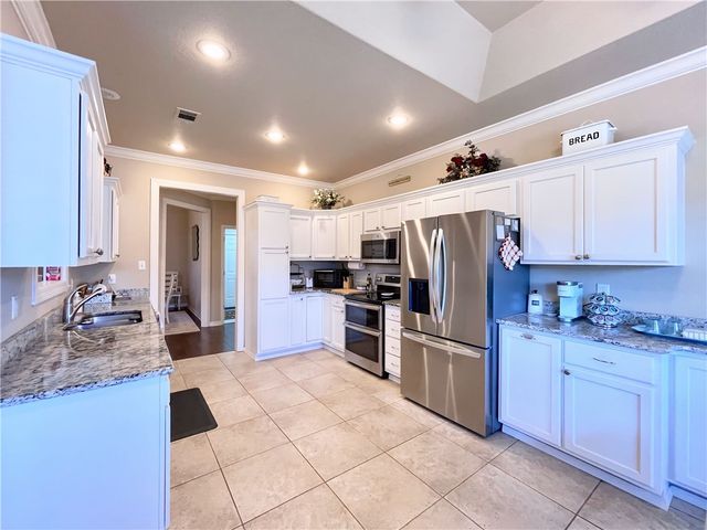 11 Sunfish Court, Russellville, AR 72802