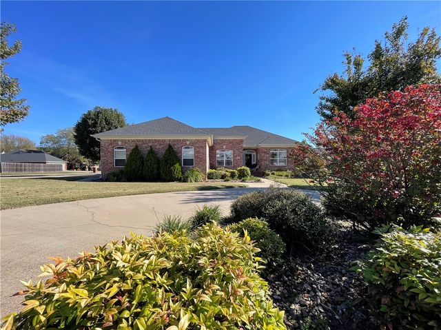 11 Sunfish Court, Russellville, AR 72802