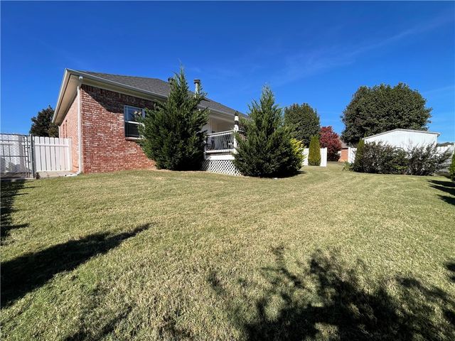 11 Sunfish Court, Russellville, AR 72802