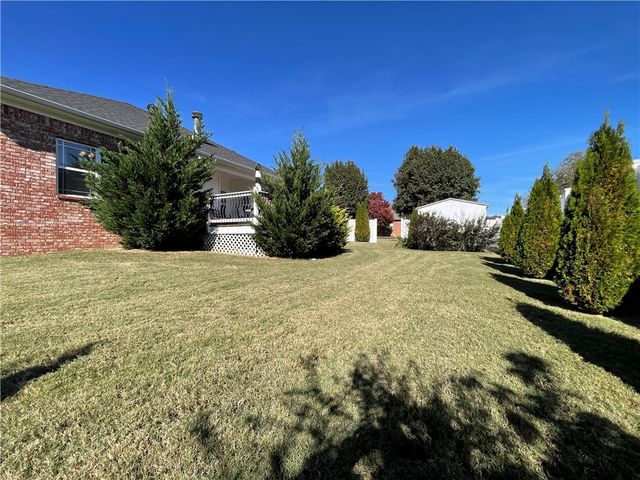 11 Sunfish Court, Russellville, AR 72802