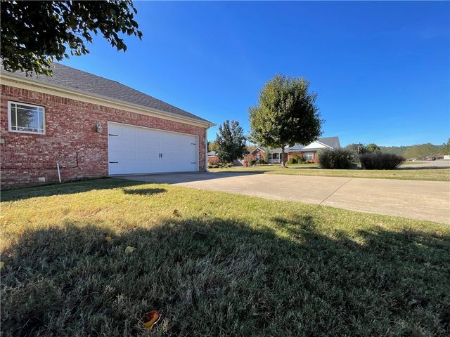 11 Sunfish Court, Russellville, AR 72802