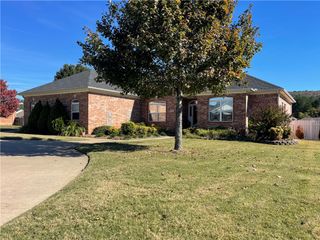 11 Sunfish Court, Russellville, AR 72802