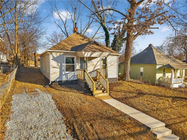 127 S Neconi Avenue, Bonner Springs, KS 66012