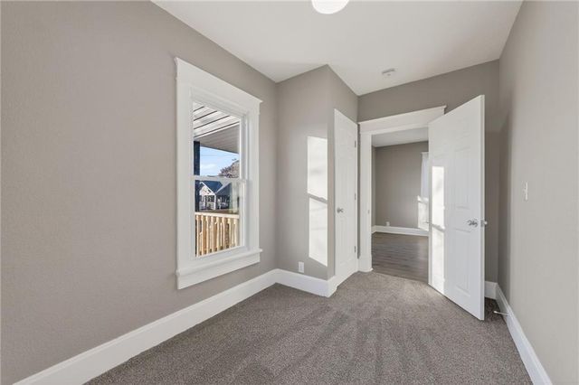 127 S Neconi Avenue, Bonner Springs, KS 66012