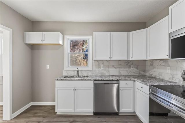 127 S Neconi Avenue, Bonner Springs, KS 66012