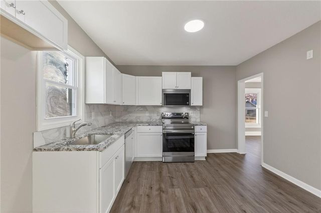 127 S Neconi Avenue, Bonner Springs, KS 66012