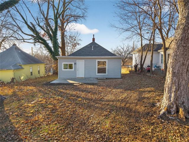 127 S Neconi Avenue, Bonner Springs, KS 66012