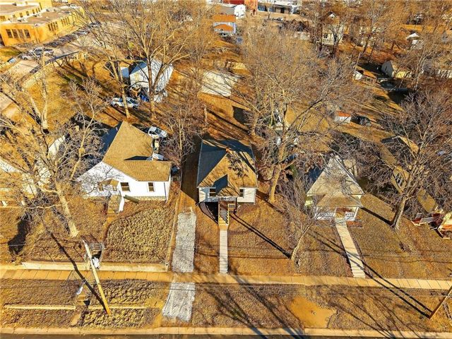 127 S Neconi Avenue, Bonner Springs, KS 66012