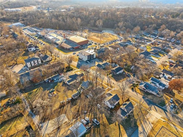 127 S Neconi Avenue, Bonner Springs, KS 66012