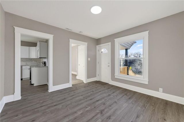 127 S Neconi Avenue, Bonner Springs, KS 66012