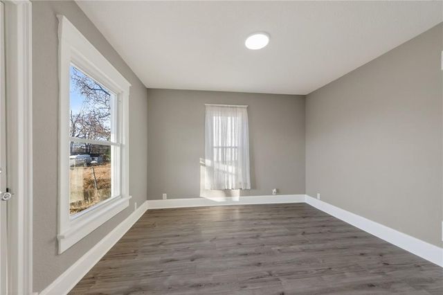 127 S Neconi Avenue, Bonner Springs, KS 66012