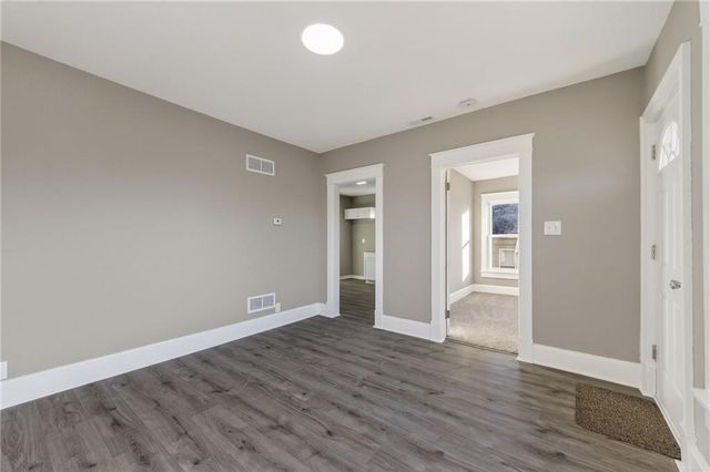 127 S Neconi Avenue, Bonner Springs, KS 66012