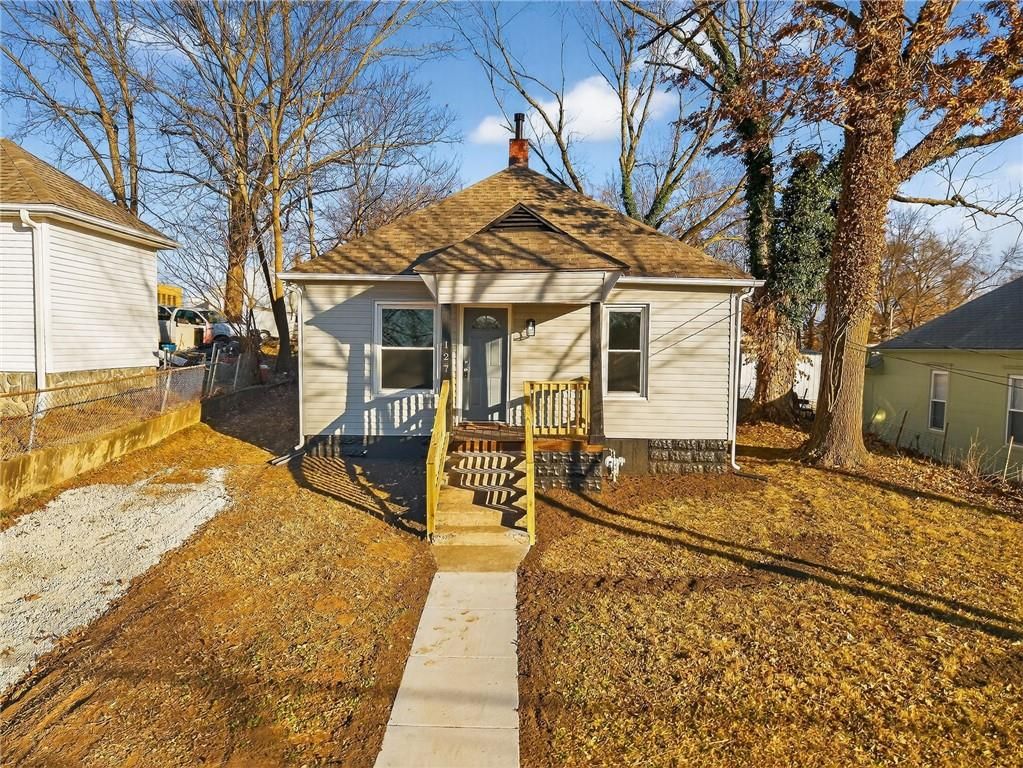 127 S Neconi Avenue, Bonner Springs, KS 66012