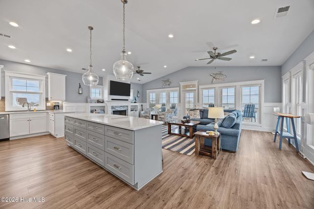 116 W Dolphin Drive, Oak Island, NC 28465