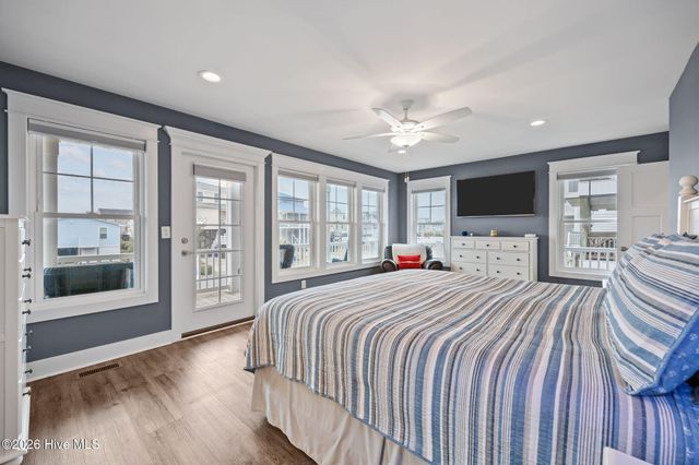 116 W Dolphin Drive, Oak Island, NC 28465