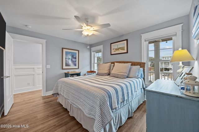 116 W Dolphin Drive, Oak Island, NC 28465