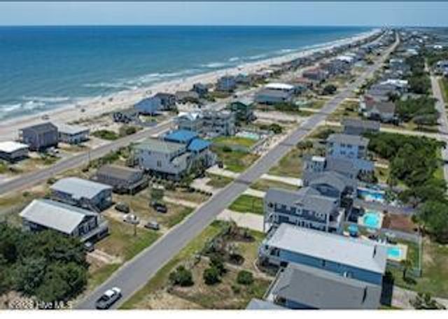 116 W Dolphin Drive, Oak Island, NC 28465