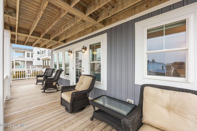 116 W Dolphin Drive, Oak Island, NC 28465