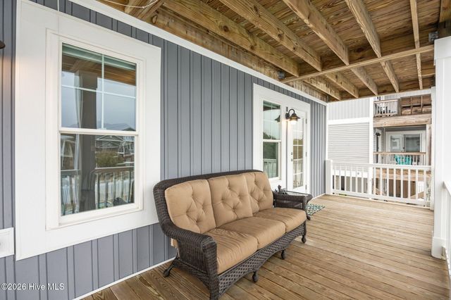 116 W Dolphin Drive, Oak Island, NC 28465