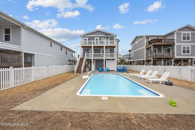 116 W Dolphin Drive, Oak Island, NC 28465